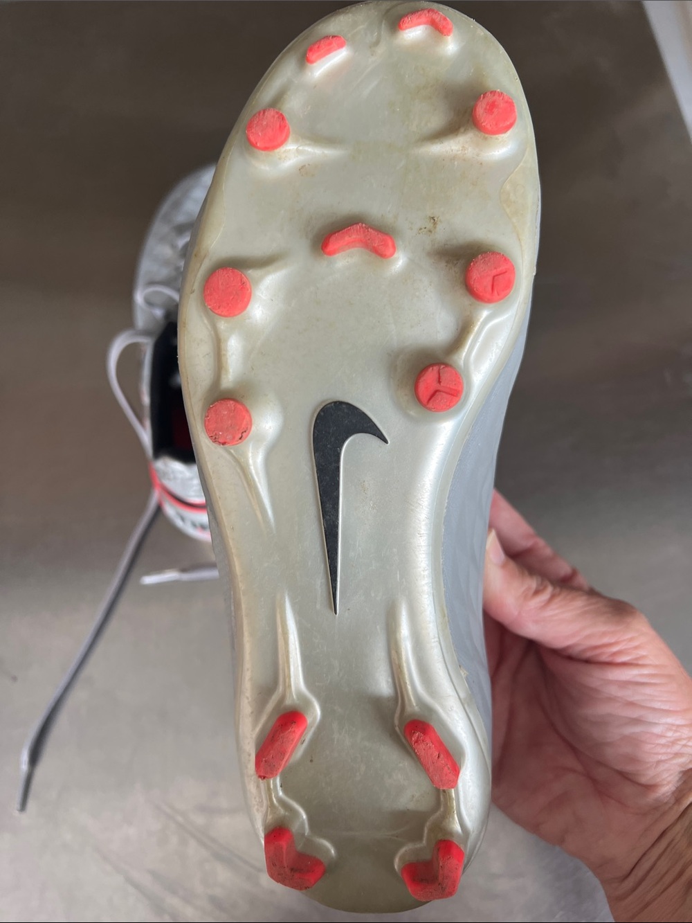 Nike Youth Gray Soccer Cleats with Black Swoosh and Pink-Red Accents - Picture 4 of 7
